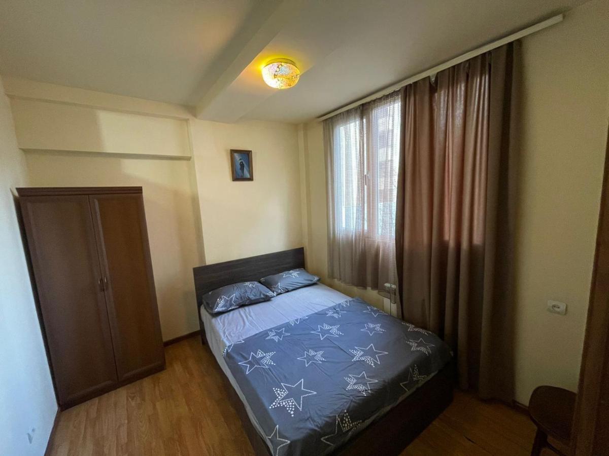 Apartment In Yerevan, Centre Экстерьер фото